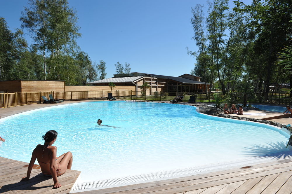 Le Village Du Lac Caravan Park Bruges Exteriör bild